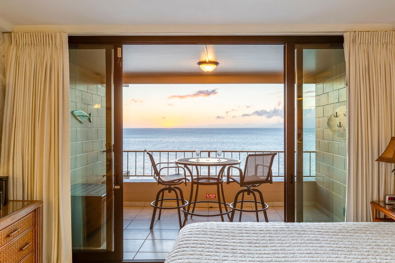 Maui Kai 806 bedroom with ocean views and California King bed, perfect night's sleep in paradise